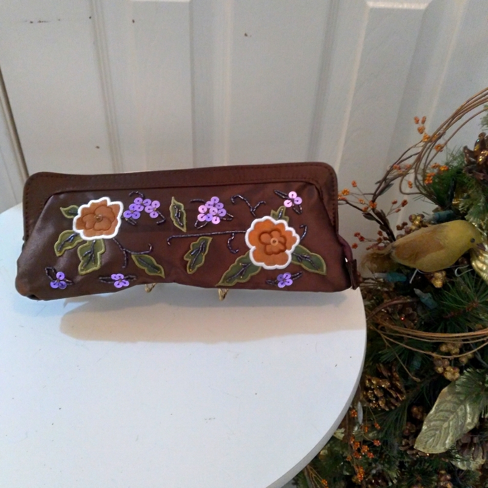 Bronze clutch
